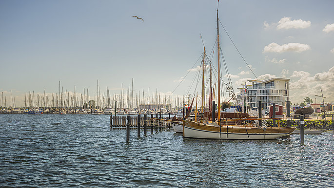 Der Hafen von Wendtorf, mit vielen Booten. 
