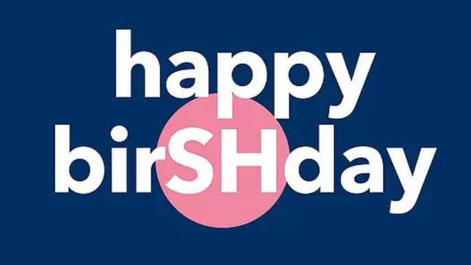 Blaue Postkarte mit weißer Aufschrift 80 Jahre Schleswig-Holstein