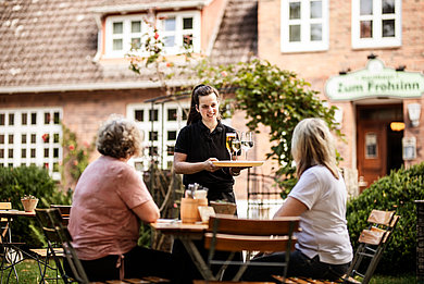 Restaurand Frohsinn, Frauen, Kellnerin, Bosau