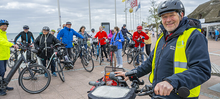 Geführte Fahrradtour. Startpunkt Promenade Dahme. Regnerischer Tag.