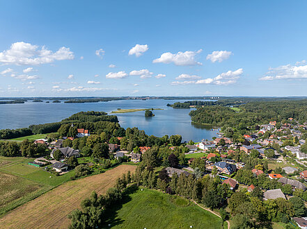 Luftaufnahme, Häuser, See, Felder