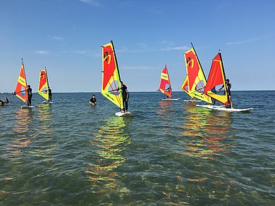 Windsurfer auf der Ostsee. 